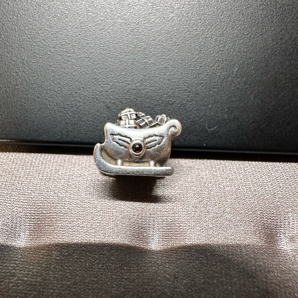 PANDORA Santa Sleigh